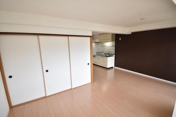 �y�����E���r���O�z�@���������ʎ���