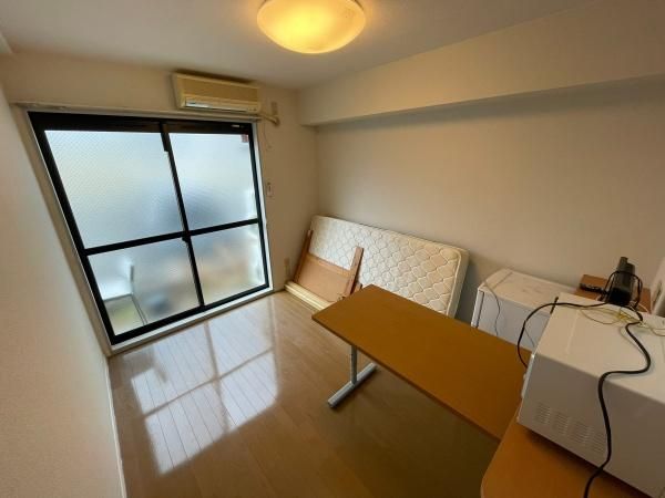 �y�����E���r���O�z�@