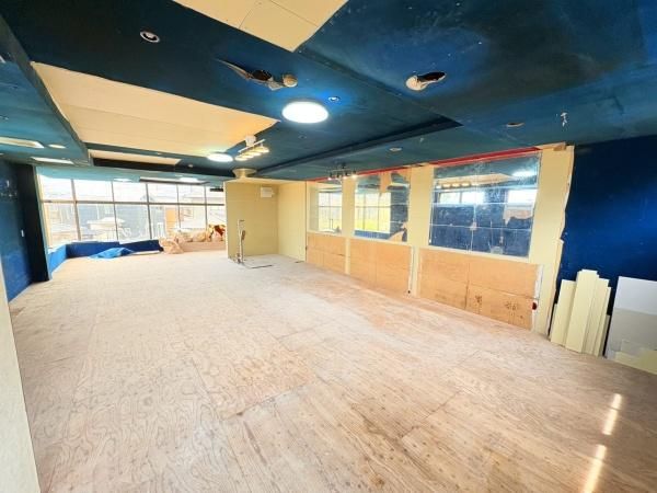 �y�����E���r���O�z�@