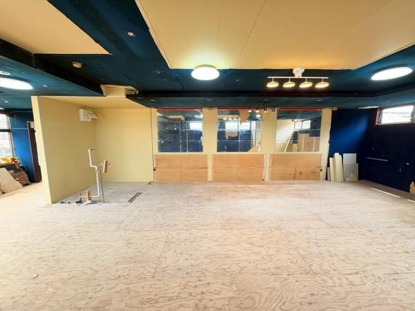 �y�����E���r���O�z�@