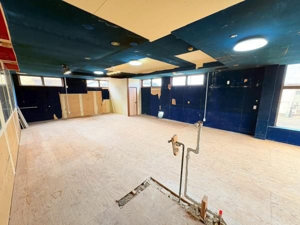 �y�����E���r���O�z�@