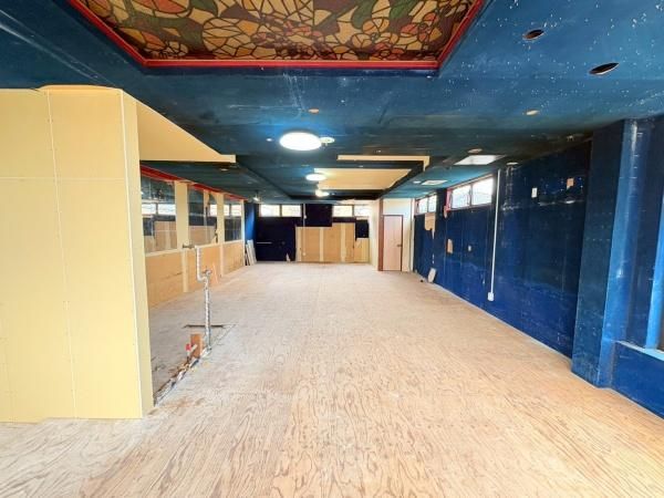 �y�����E���r���O�z�@