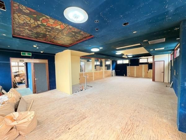 �y�����E���r���O�z�@