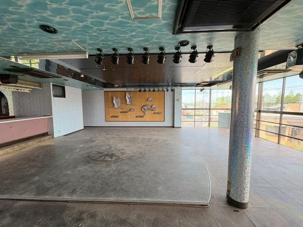 �y�����E���r���O�z�@