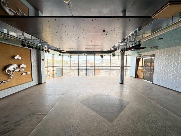 �y�����E���r���O�z�@