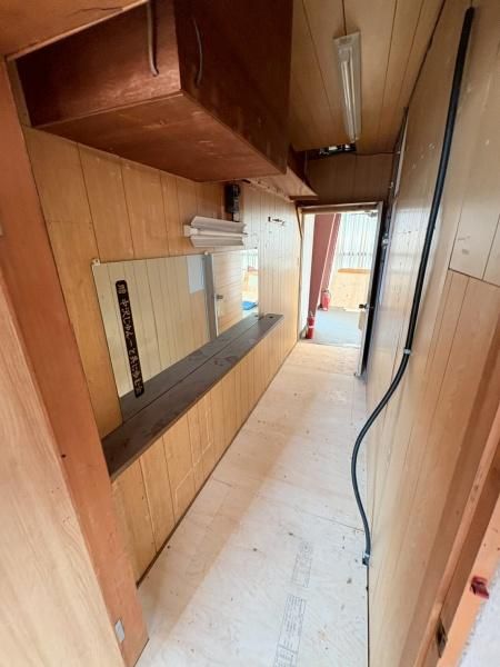 �y�����E���r���O�z�@