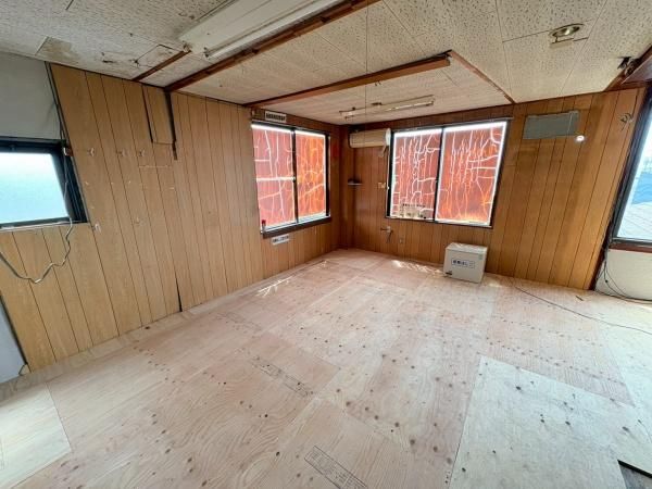 �y�����E���r���O�z�@