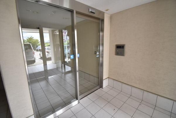 �y�Z�L�����e�B�z�@