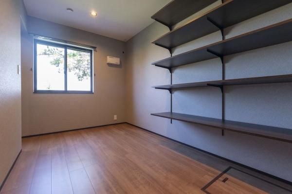 �y�����E���r���O�z�@