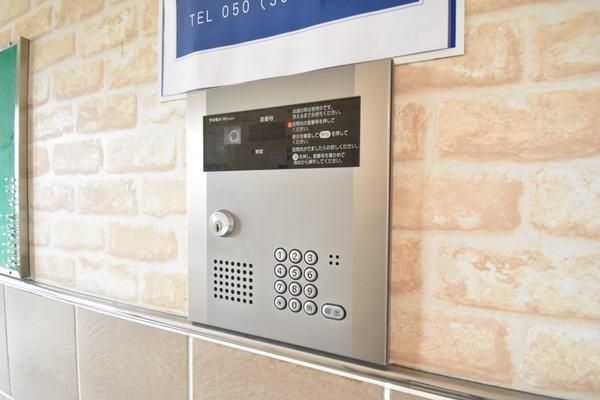 �y�Z�L�����e�B�z�@