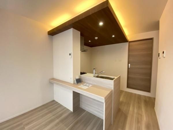 �y�L�b�`���z�@