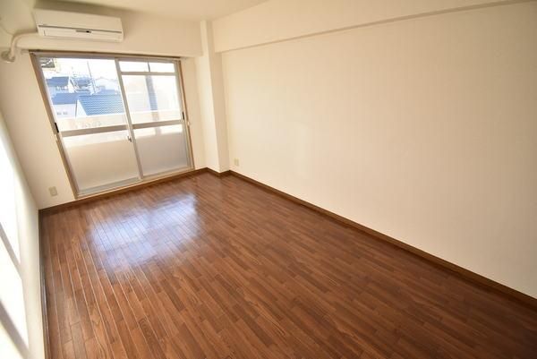 �y�����E���r���O�z�@���d�l�ʐ^