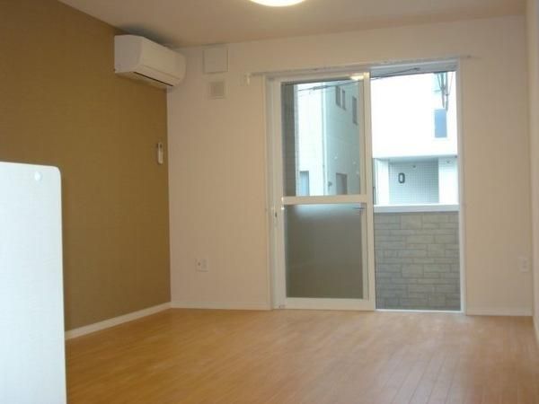 �y�����E���r���O�z�@