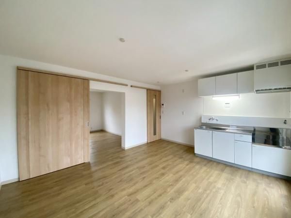 �y�����E���r���O�z�@