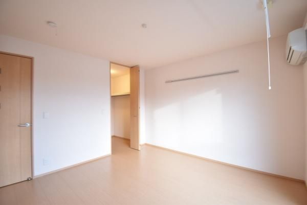 �y�����E���r���O�z�@