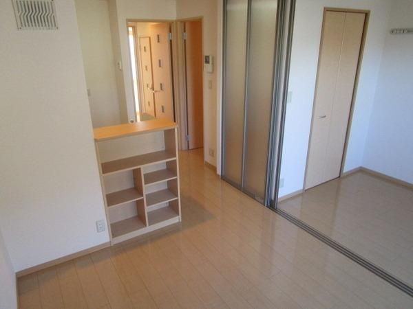 �y�����E���r���O�z�@