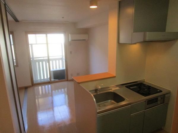 �y�����E���r���O�z�@�������ʎ�