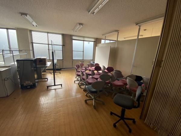 �y�����E���r���O�z�@