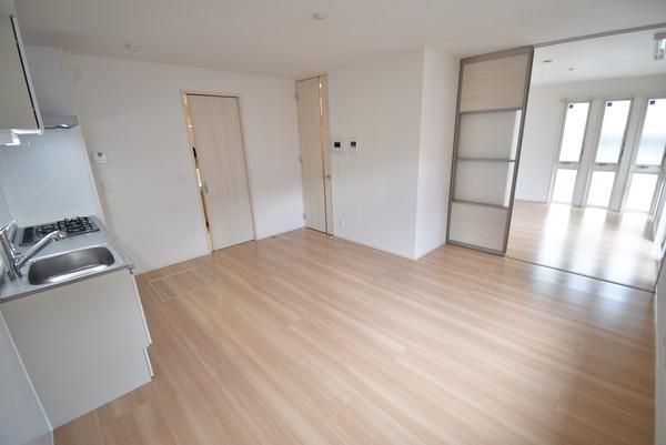 �y�����E���r���O�z�@