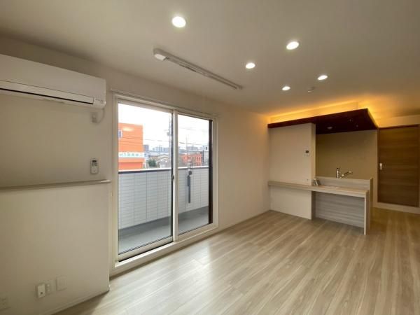 �y�����E���r���O�z�@