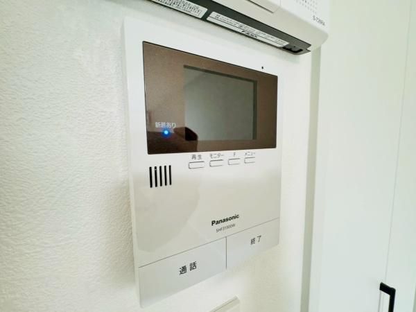 �y�Z�L�����e�B�z�@