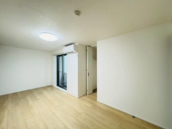 �y�����E���r���O�z�@