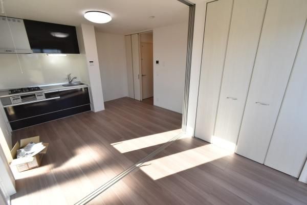 �y�����E���r���O�z�@�������ʎ�