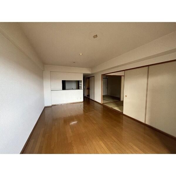 �y�����E���r���O�z�@