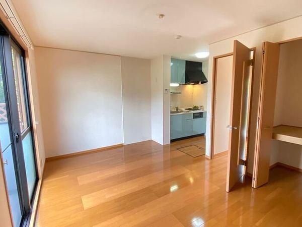 �y�����E���r���O�z�@