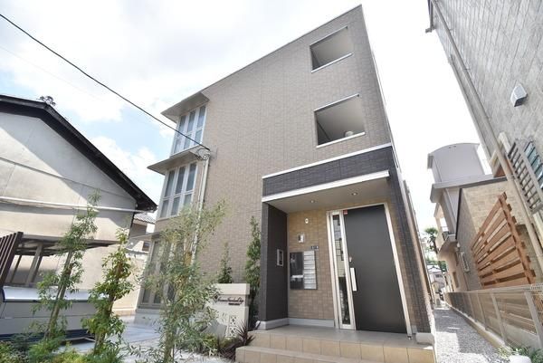 �y�G���g�����X�z�@