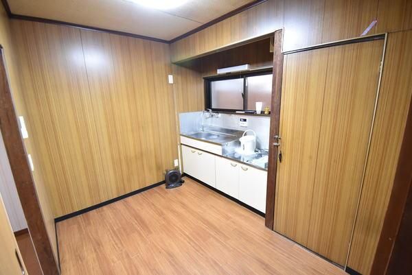 �y�L�b�`���z�@