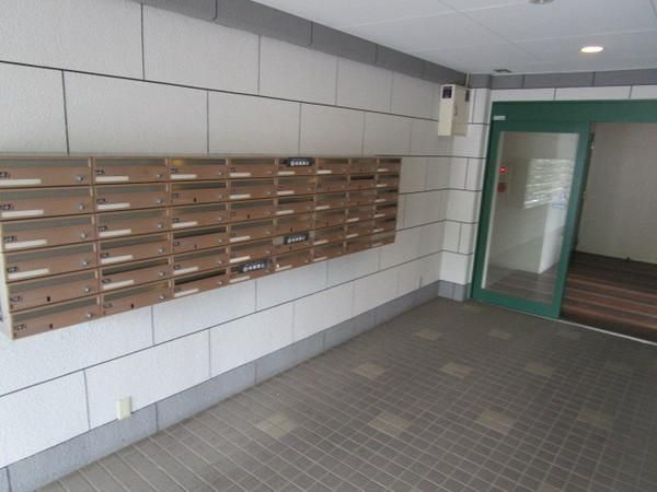 �y�Z�L�����e�B�z�@