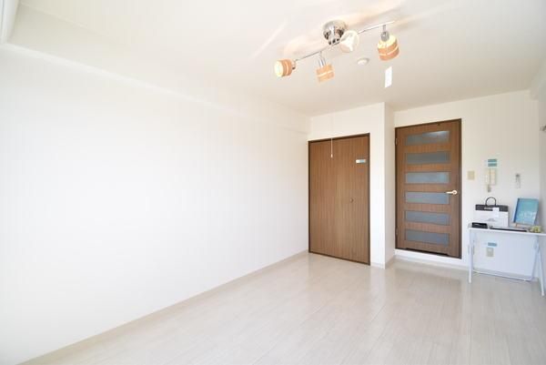 �y�����E���r���O�z�@�������ʎ�