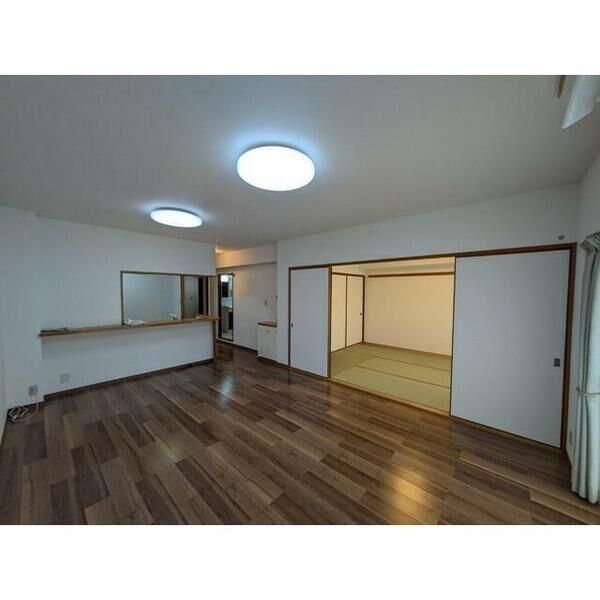 �y�����E���r���O�z�@