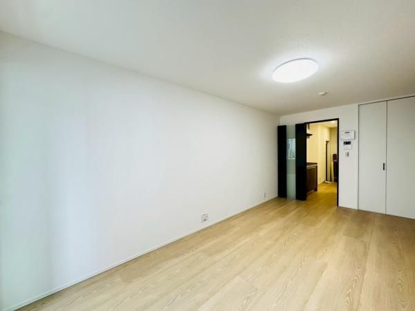 �y�����E���r���O�z�@