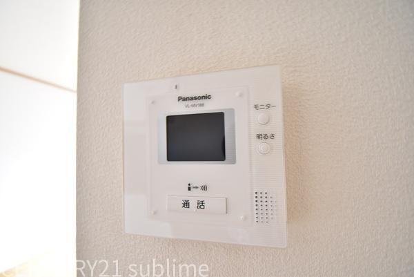 �y�Z�L�����e�B�z�@