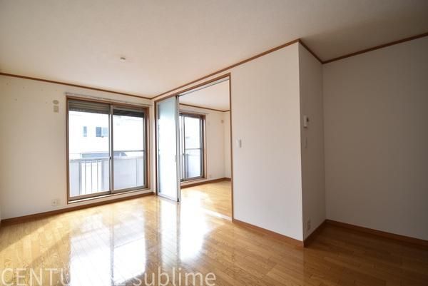 �y�����E���r���O�z�@