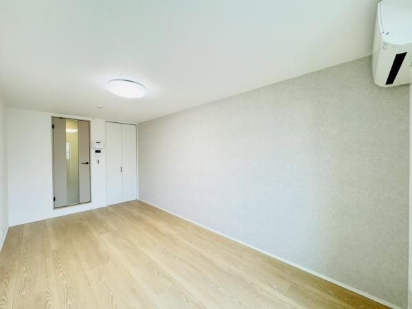 �y�����E���r���O�z�@