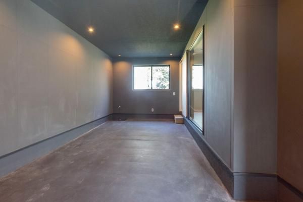 �y�����E���r���O�z�@