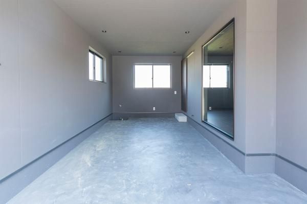 �y�����E���r���O�z�@