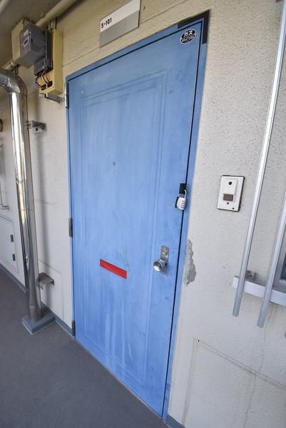 �y�Z�L�����e�B�z�@