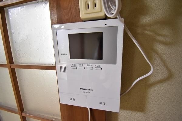 �y�Z�L�����e�B�z�@