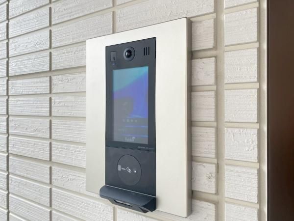 �y�Z�L�����e�B�z�@