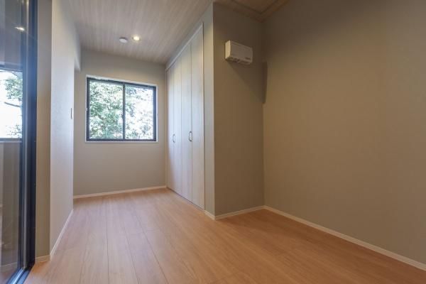 �y�����E���r���O�z�@