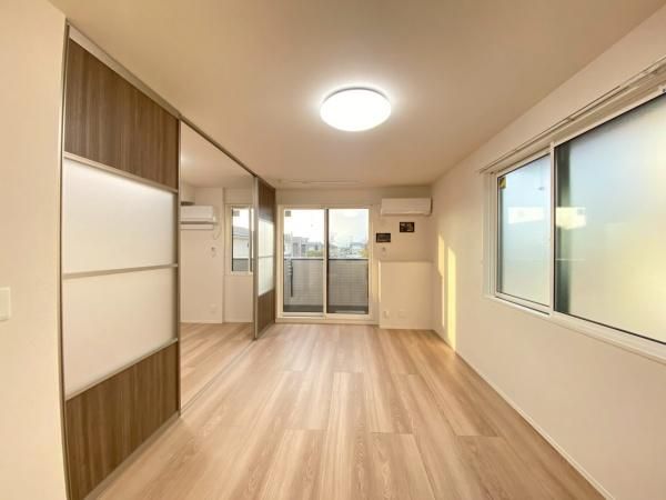 �y�����E���r���O�z�@