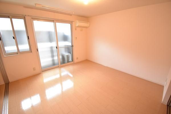 �y���̑��ݔ��z�@���d�l�ʐ^