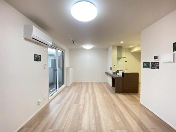 �y�����E���r���O�z�@