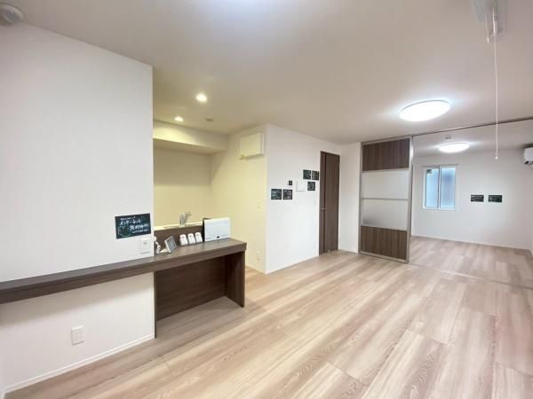 �y�����E���r���O�z�@