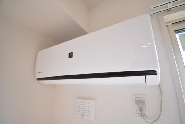 �y���̑��ݔ��z�@���{�H��Е���