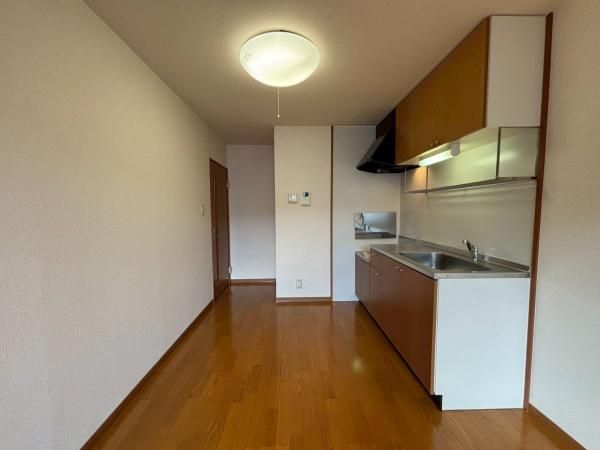 �y�����E���r���O�z�@